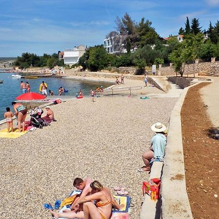 Apartments With A Parking Space Maslenica, Novigrad - 12636 جاسينايس المظهر الخارجي الصورة